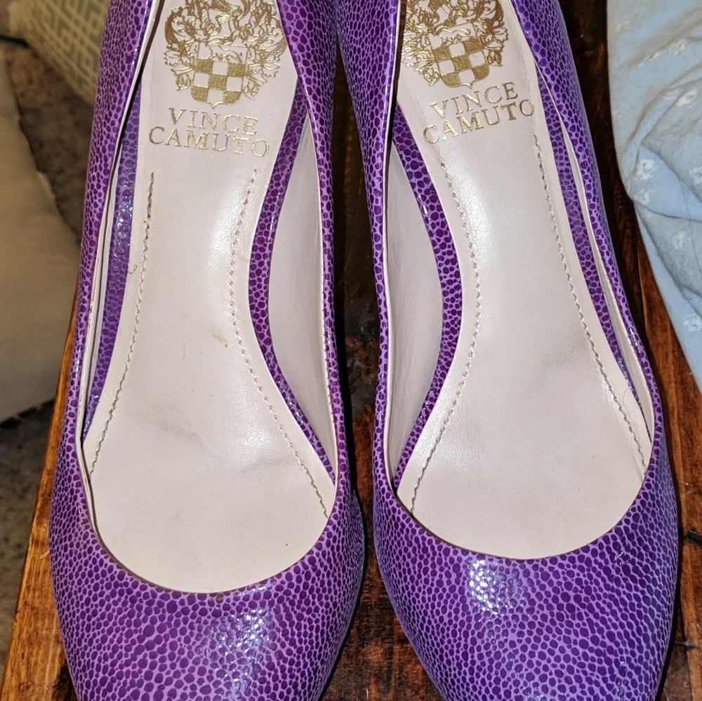 Vince Camuto purple textured pumps